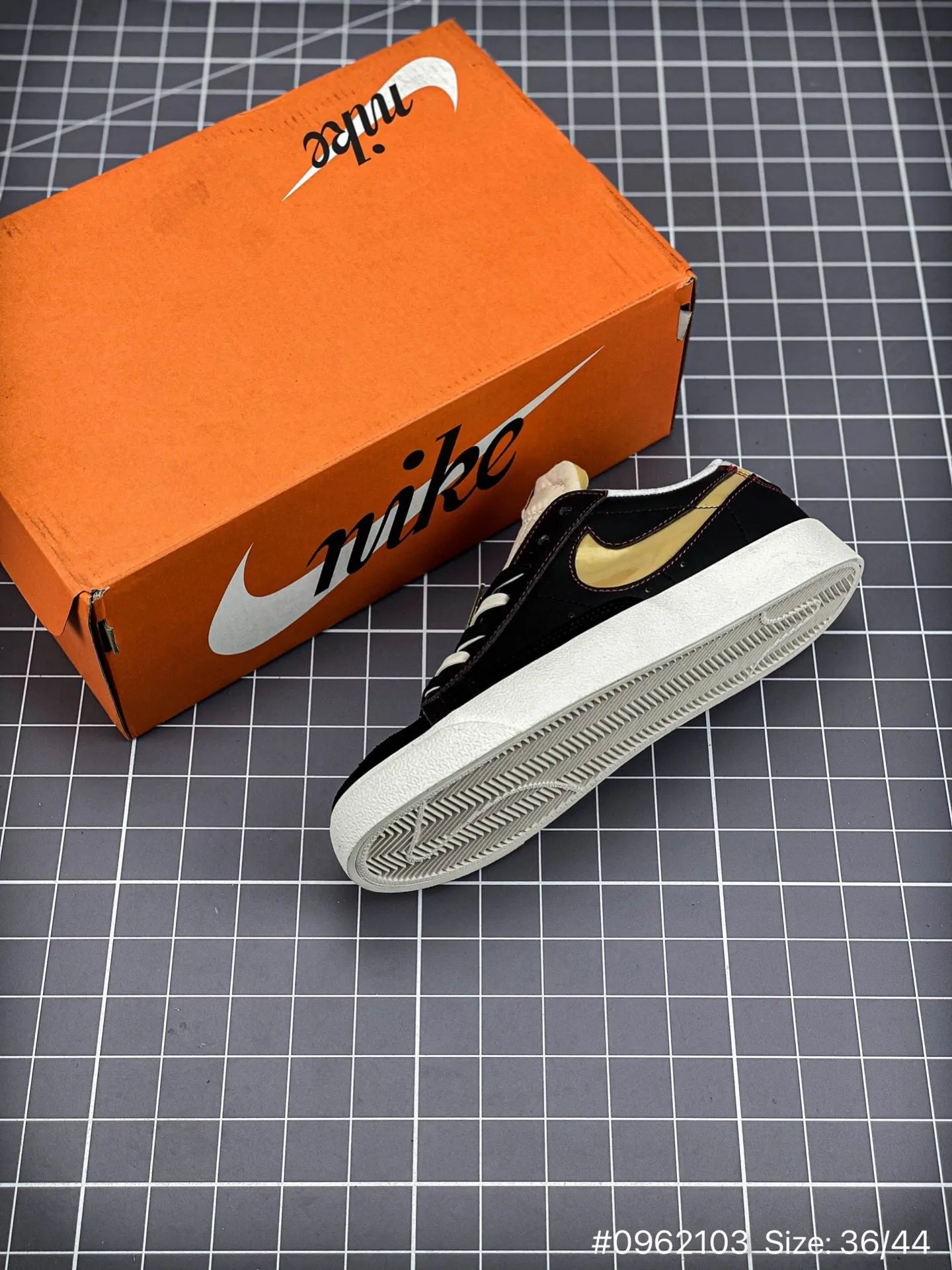 Nike Blazer Low'1977 PRM “Swoosh 50th anniversary