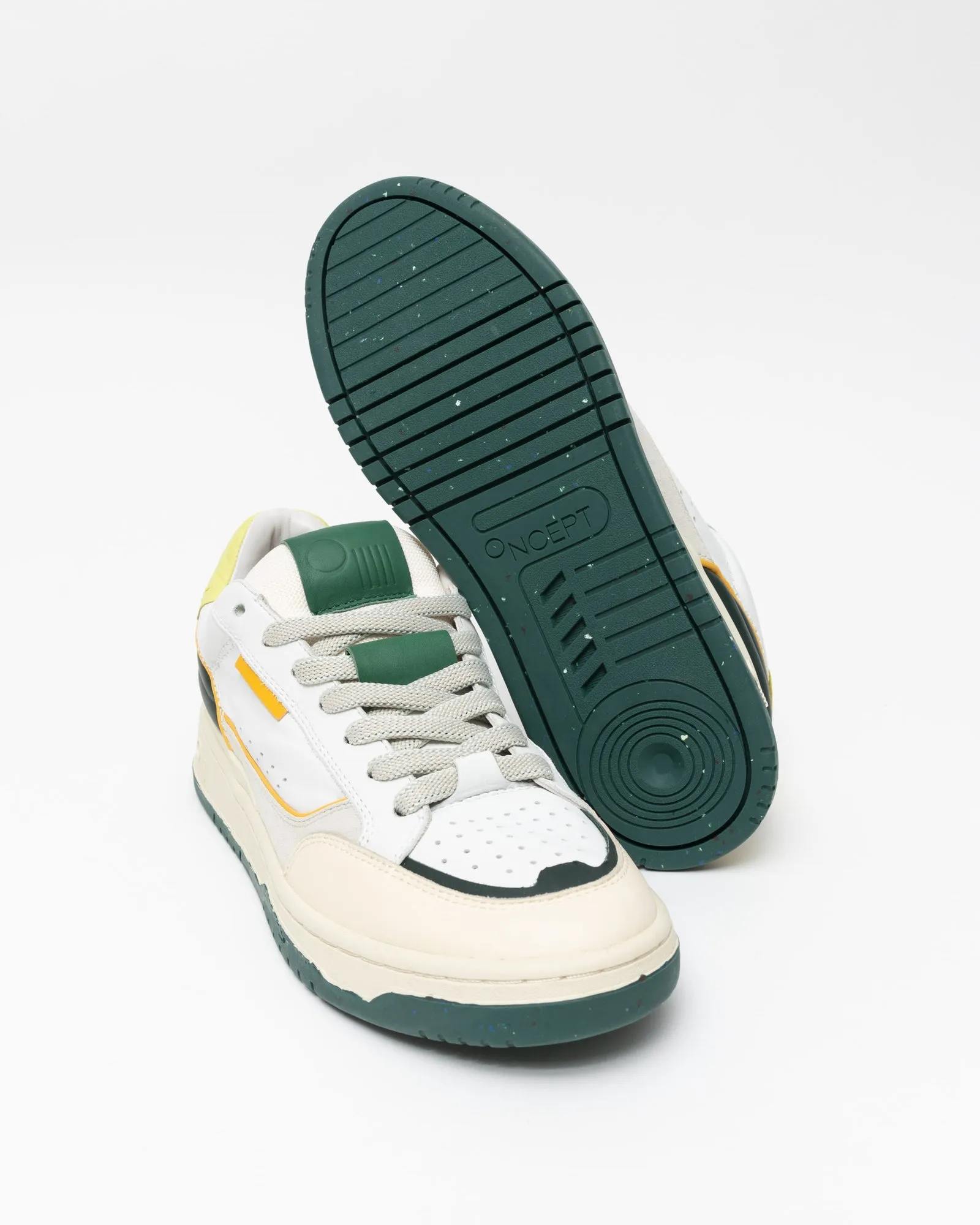 Oncept Paris Sneakers in Ivory Green